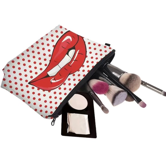 Red Lips Print Cosmetics Zipper Pouch- New - Picture 7 of 9